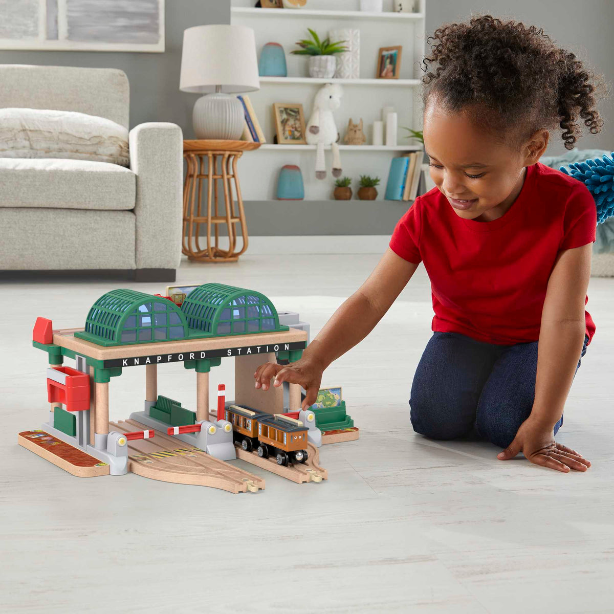 Fisher-Price Thomas et ses Amis Piste en Bois Coffret de Jeu Ramassage de Passagers à La Gare des Quatre Vents