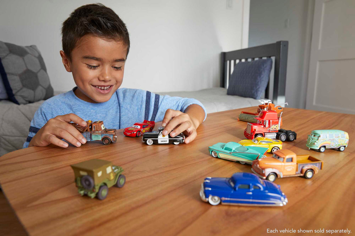 Cars de Disney y Pixar Diecast Vehículo de Juguete Triple Dent Gen 3