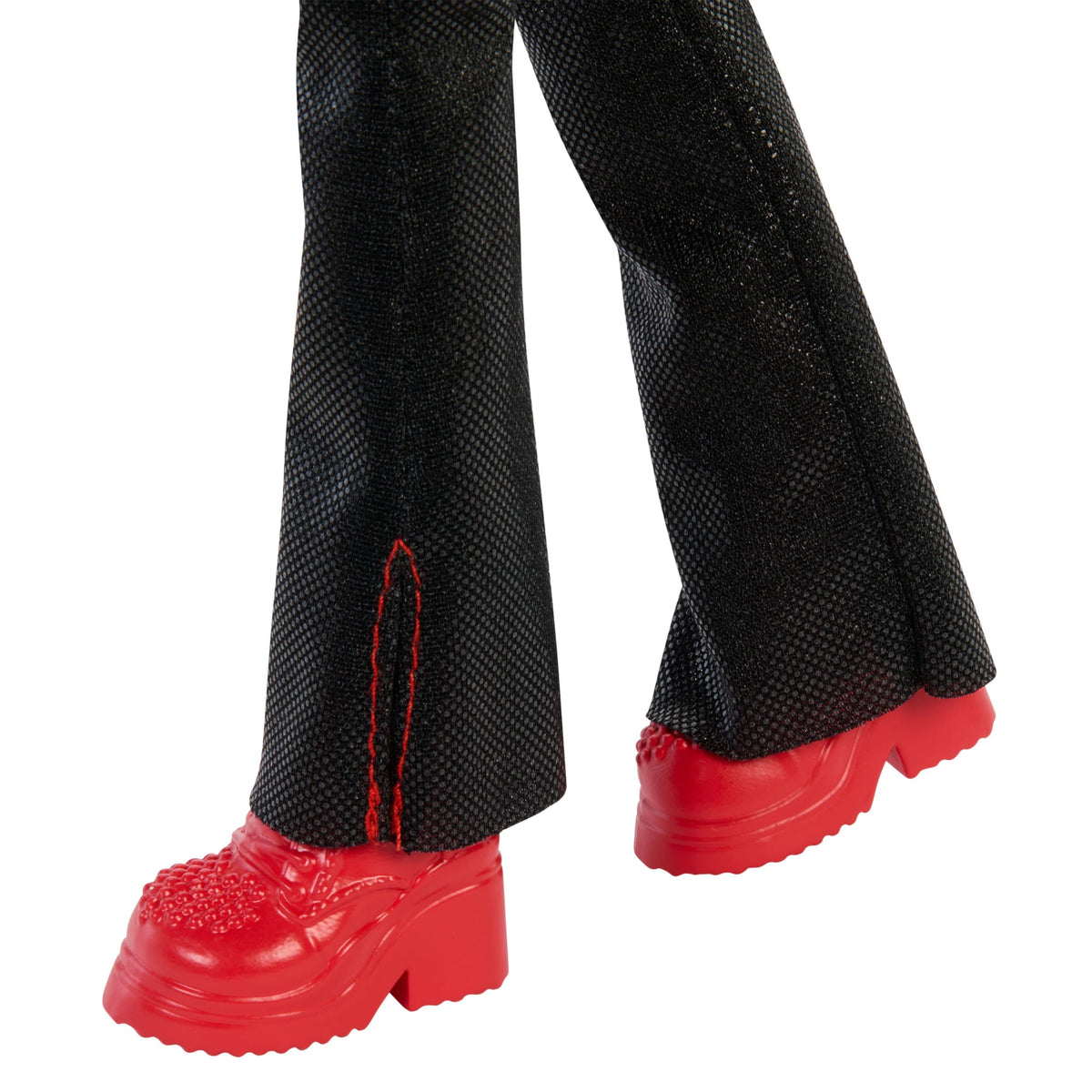 Disney Descendants: The Rise Of Red Doll – Singing Red Doll With Movie-Inspired Clothes & Accessories, Sings “Seeing Red”